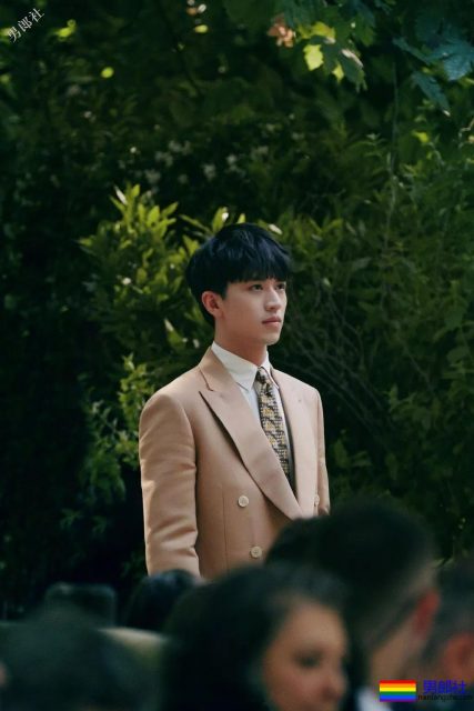 腿是上身两倍!肖战王大陆化身酷跑少年,许魏洲狂撸六块腹肌! - 51虹马 腿是上身两倍!肖战王大陆化身酷跑少年,许魏洲狂撸六块腹肌! - 51虹马