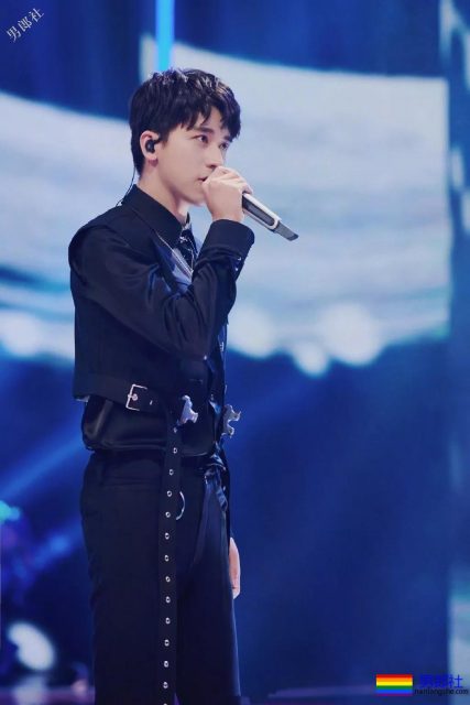 腿是上身两倍!肖战王大陆化身酷跑少年,许魏洲狂撸六块腹肌! - 51虹马 腿是上身两倍!肖战王大陆化身酷跑少年,许魏洲狂撸六块腹肌! - 51虹马