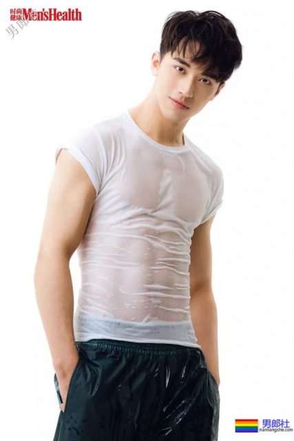 腿是上身两倍!肖战王大陆化身酷跑少年,许魏洲狂撸六块腹肌! - 51虹马 腿是上身两倍!肖战王大陆化身酷跑少年,许魏洲狂撸六块腹肌! - 51虹马