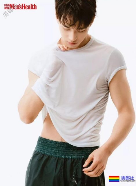 腿是上身两倍!肖战王大陆化身酷跑少年,许魏洲狂撸六块腹肌! - 51虹马 腿是上身两倍!肖战王大陆化身酷跑少年,许魏洲狂撸六块腹肌! - 51虹马