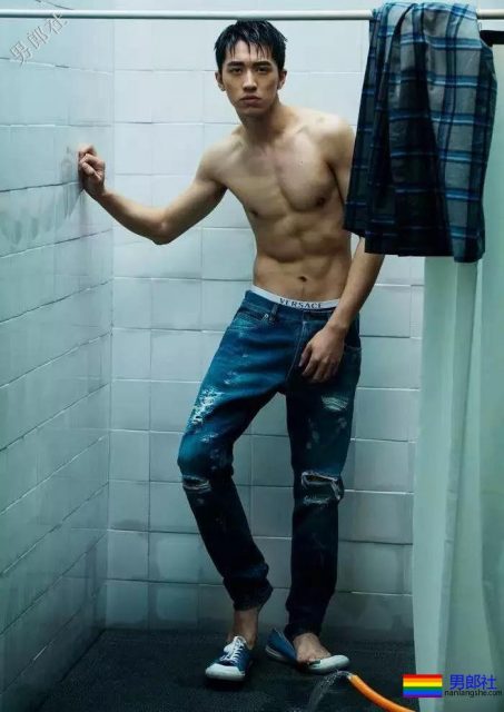 腿是上身两倍!肖战王大陆化身酷跑少年,许魏洲狂撸六块腹肌! - 51虹马 腿是上身两倍!肖战王大陆化身酷跑少年,许魏洲狂撸六块腹肌! - 51虹马