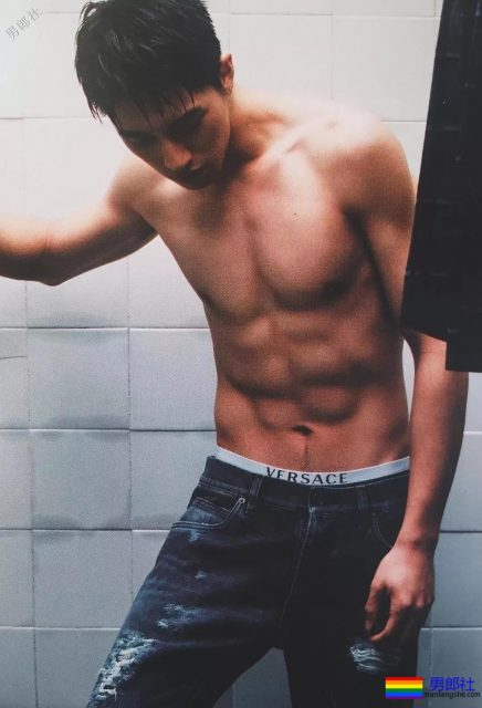 腿是上身两倍!肖战王大陆化身酷跑少年,许魏洲狂撸六块腹肌! - 51虹马 腿是上身两倍!肖战王大陆化身酷跑少年,许魏洲狂撸六块腹肌! - 51虹马