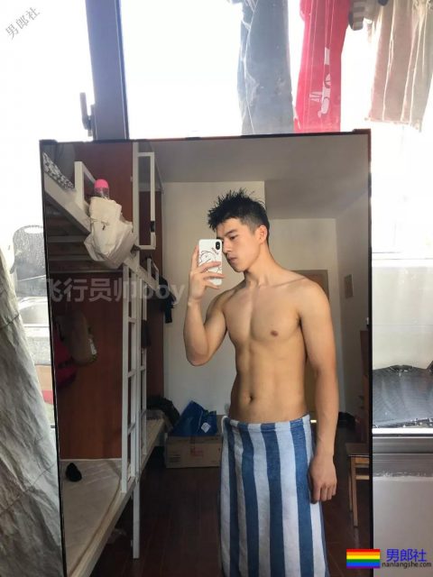 刚毕业就被商家相中拍写真，这颜值太可以了 - 51虹马