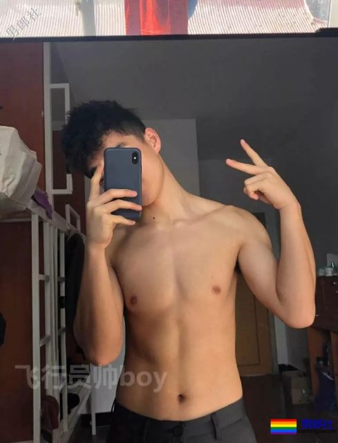 刚毕业就被商家相中拍写真，这颜值太可以了 - 51虹马