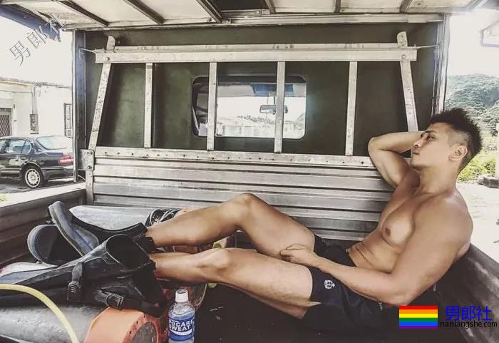 ins肌肉画报@flow_leung 消防员肌肉小哥 - 51虹马