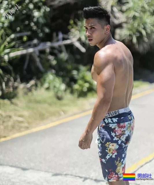 ins肌肉画报@flow_leung 消防员肌肉小哥 - 51虹马