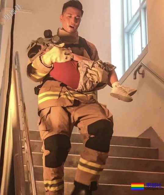 ins肌肉画报@flow_leung 消防员肌肉小哥 - 51虹马