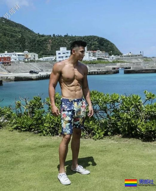 ins肌肉画报@flow_leung 消防员肌肉小哥 - 51虹马