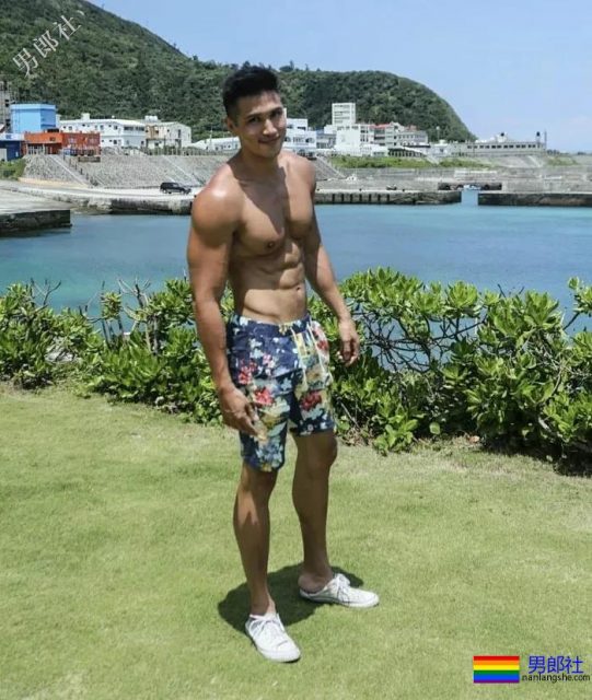 ins肌肉画报@flow_leung 消防员肌肉小哥 - 51虹马