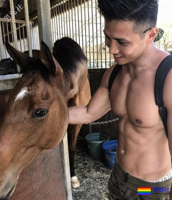 ins肌肉画报@flow_leung 消防员肌肉小哥 - 51虹马