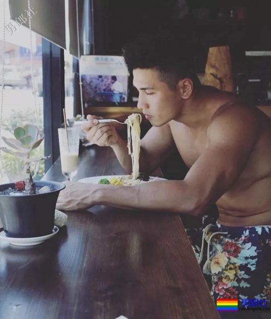 ins肌肉画报@flow_leung 消防员肌肉小哥 - 51虹马