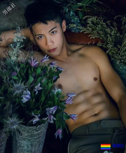 型男小哥哥穿的这么紧，显型！ - 51虹马