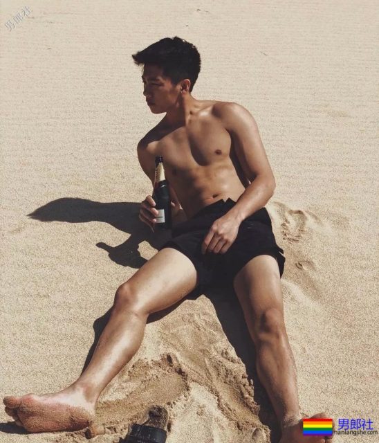 型男小哥哥穿的这么紧，显型！ - 51虹马