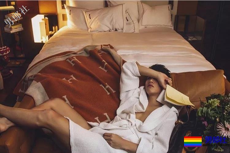 型男小哥哥穿的这么紧，显型！ - 51虹马