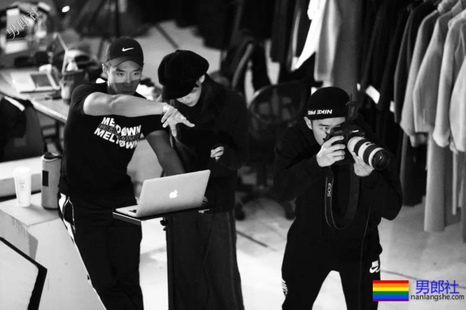 能拍到吴尊李光洁,这翘臀摄影师到底有多厉害? - 51虹马 能拍到吴尊李光洁,这翘臀摄影师到底有多厉害? - 51虹马