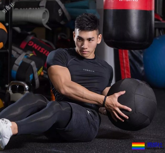 183大鼻子体育生最新硬照！公狗腰小狼狗实力超级强劲！ - 51虹马