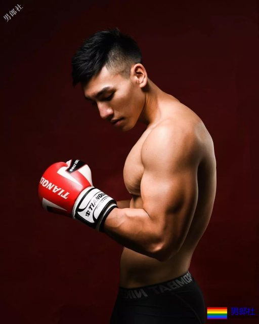 183大鼻子体育生最新硬照！公狗腰小狼狗实力超级强劲！ - 51虹马