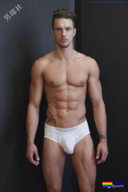 颜高条儿顺的黄金男孩,看得我都忍不住摸了一下屏幕! - 51虹马 颜高条儿顺的黄金男孩,看得我都忍不住摸了一下屏幕! - 51虹马