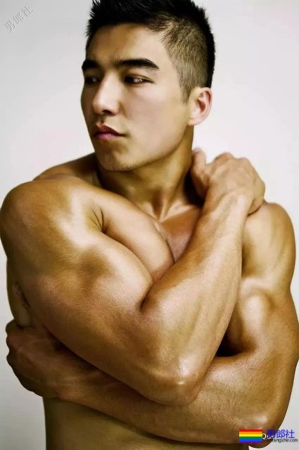 漫威《上气》男主撞脸雷佳音？腱子肉男主把热搜炸了！ - 51虹马