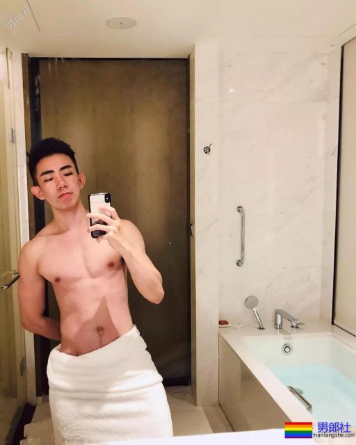 奶凶奶凶小鲜肉毕业硬照一览！ - 51虹马