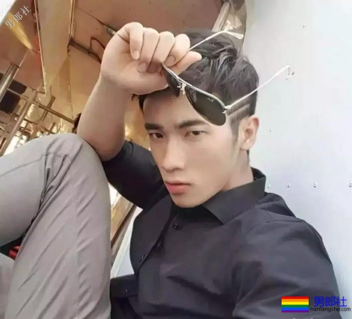 TG | 体育生的蜂腰翘臀，不一般的公狗腰！ - 51虹马