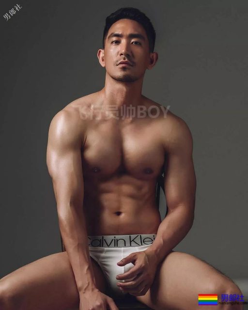 《类似爱情》MV男主真的是Gay？最新CK写真A爆了-51虹马