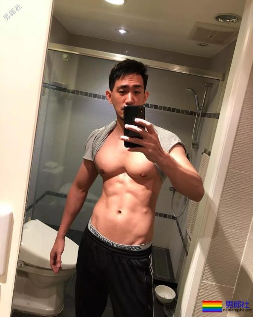 《类似爱情》MV男主真的是Gay?最新CK写真A爆了 - 51虹马 《类似爱情》MV男主真的是Gay?最新CK写真A爆了 - 51虹马