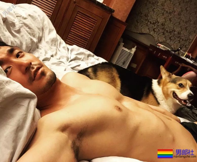 《类似爱情》MV男主真的是Gay?最新CK写真A爆了 - 51虹马 《类似爱情》MV男主真的是Gay?最新CK写真A爆了 - 51虹马