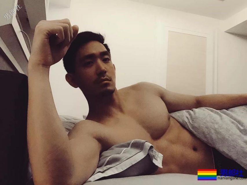 《类似爱情》MV男主真的是Gay?最新CK写真A爆了 - 51虹马 《类似爱情》MV男主真的是Gay?最新CK写真A爆了 - 51虹马