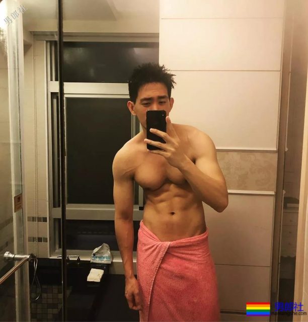 《类似爱情》MV男主真的是Gay?最新CK写真A爆了 - 51虹马 《类似爱情》MV男主真的是Gay?最新CK写真A爆了 - 51虹马