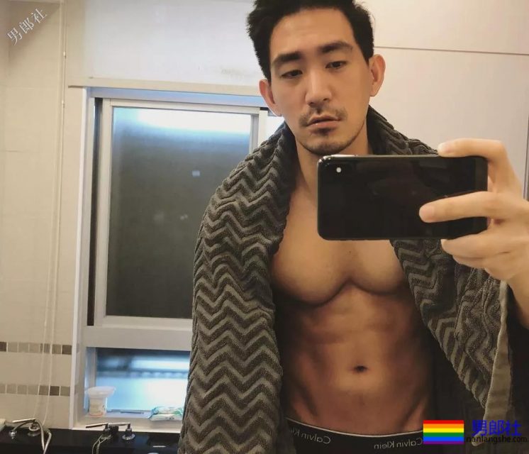 《类似爱情》MV男主真的是Gay?最新CK写真A爆了 - 51虹马 《类似爱情》MV男主真的是Gay?最新CK写真A爆了 - 51虹马