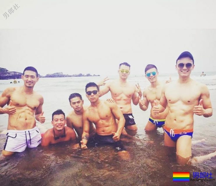 《类似爱情》MV男主真的是Gay?最新CK写真A爆了 - 51虹马 《类似爱情》MV男主真的是Gay?最新CK写真A爆了 - 51虹马