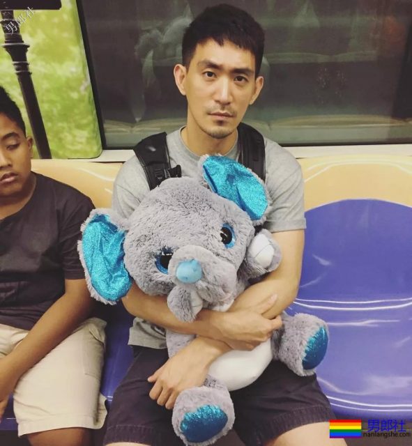 《类似爱情》MV男主真的是Gay?最新CK写真A爆了 - 51虹马 《类似爱情》MV男主真的是Gay?最新CK写真A爆了 - 51虹马