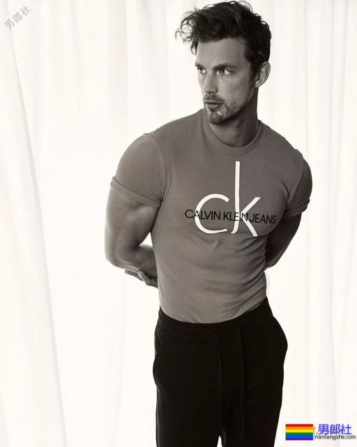 颜高条儿顺的黄金男孩，看得我都忍不住摸了一下屏幕！ - 51虹马