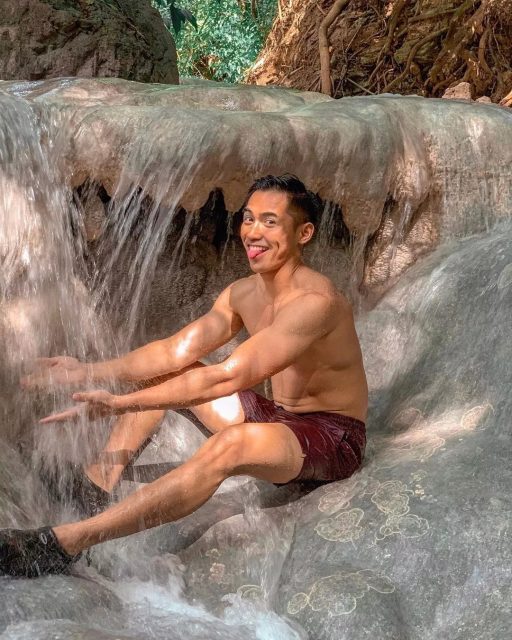 极品肌肉小狼狗，脱了上衣真撩人！ - 51虹马