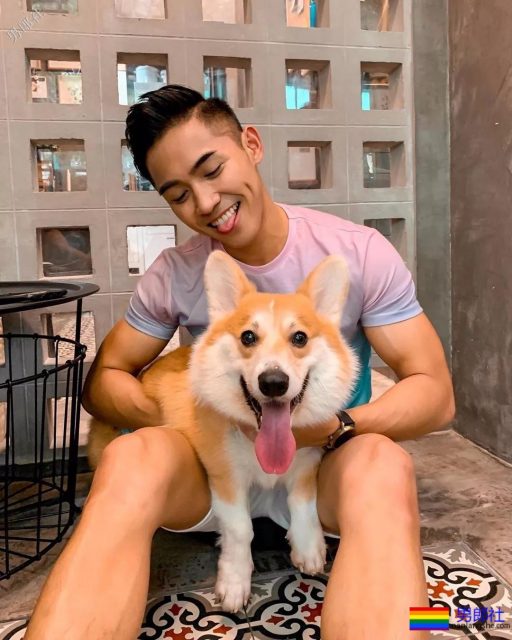 极品肌肉小狼狗，脱了上衣真撩人！ - 51虹马