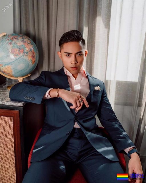 极品肌肉小狼狗，脱了上衣真撩人！ - 51虹马