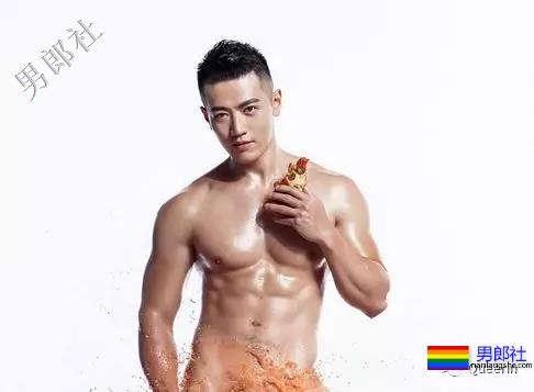 大火网剧筋肉路人甲扒到了，私照遭盗图亮点也太多！ - 51虹马