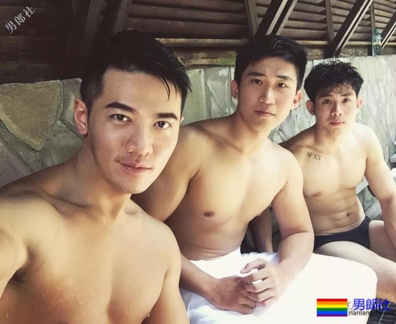 大火网剧筋肉路人甲扒到了，私照遭盗图亮点也太多！ - 51虹马