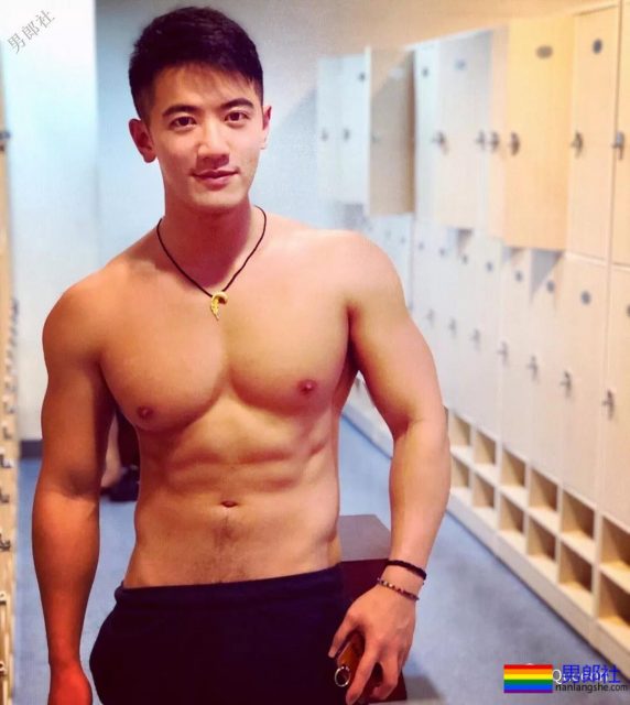 大火网剧筋肉路人甲扒到了，私照遭盗图亮点也太多！ - 51虹马