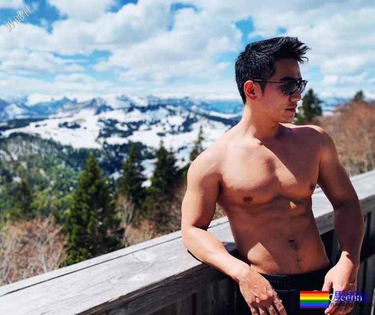 大火网剧筋肉路人甲扒到了，私照遭盗图亮点也太多！ - 51虹马