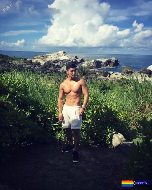 大火网剧筋肉路人甲扒到了，私照遭盗图亮点也太多！ - 51虹马