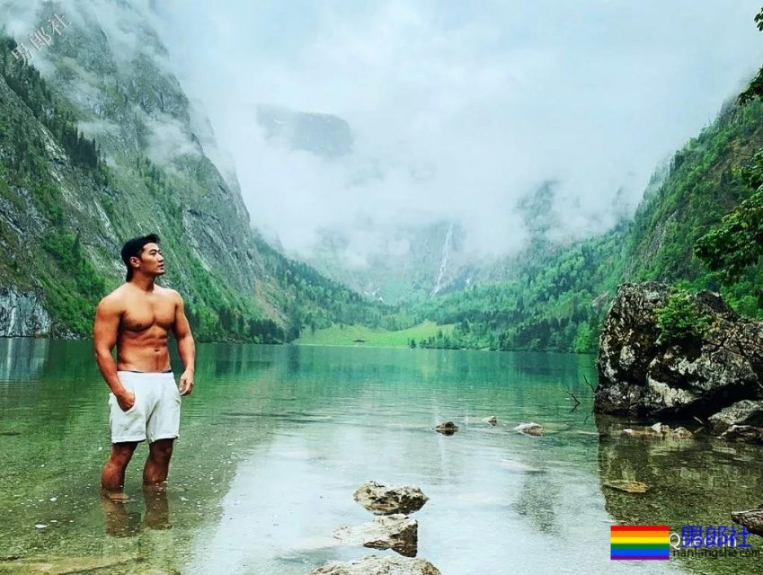 大火网剧筋肉路人甲扒到了，私照遭盗图亮点也太多！ - 51虹马