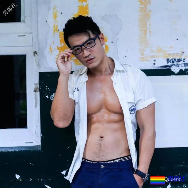 大火网剧筋肉路人甲扒到了，私照遭盗图亮点也太多！ - 51虹马