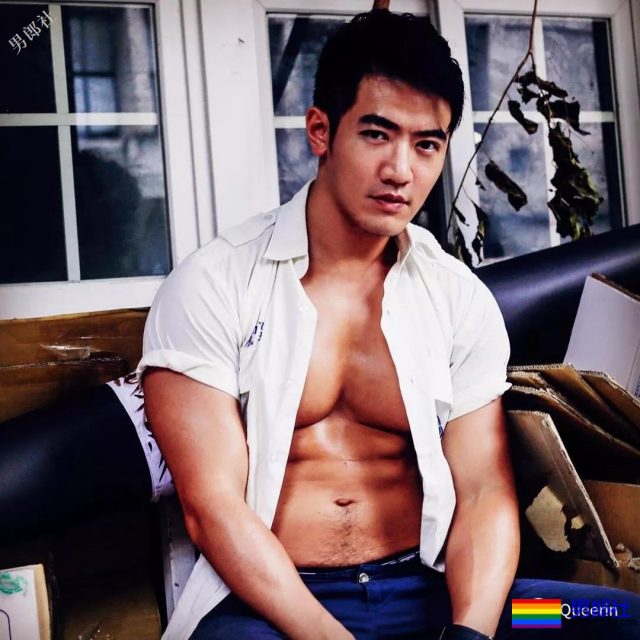 大火网剧筋肉路人甲扒到了，私照遭盗图亮点也太多！ - 51虹马