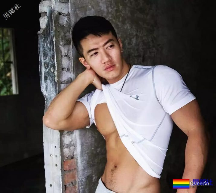 大火网剧筋肉路人甲扒到了，私照遭盗图亮点也太多！ - 51虹马