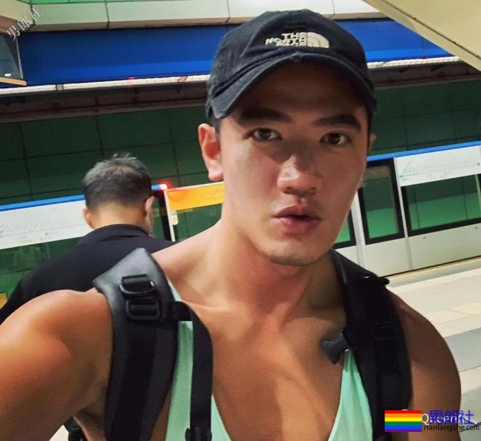 大火网剧筋肉路人甲扒到了，私照遭盗图亮点也太多！ - 51虹马