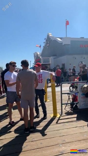 不满恐同言论，瑞奇·马丁要求波多黎各总督辞职 - 51虹马