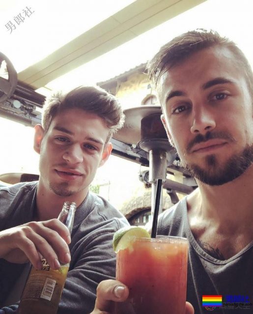 对于反同,这两个钙星的回应令人尖叫 - 51虹马 对于反同,这两个钙星的回应令人尖叫 - 51虹马