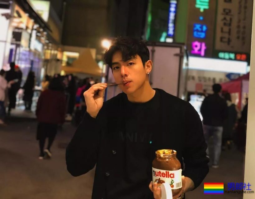 他是前韩国男团成员，坏坏的气质很吸引人！ - 51虹马